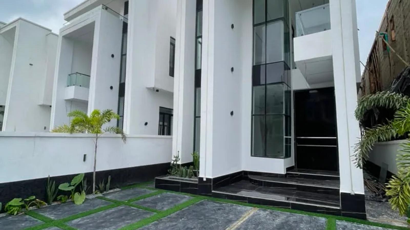 5 Bedroom Fully Detached Duplex
