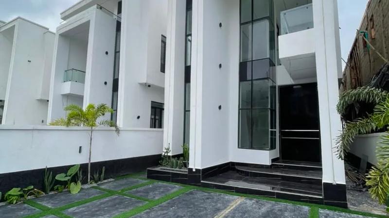 5 Bedroom Fully Detached Duplex