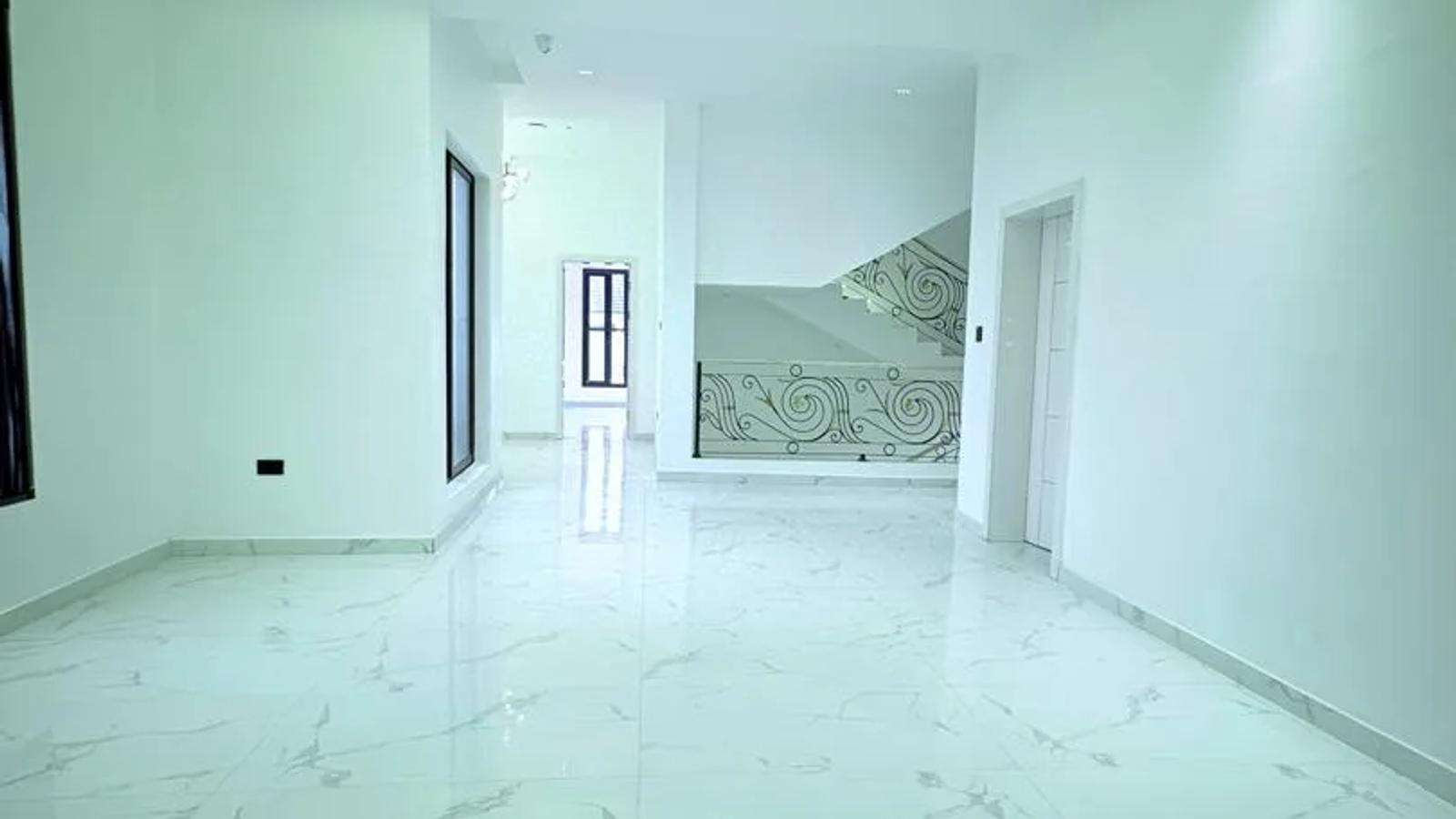 7 Bedroom Fully Detached Duplex