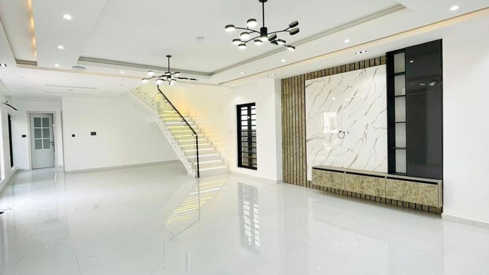 5 Bedroom Fully Detached Duplex