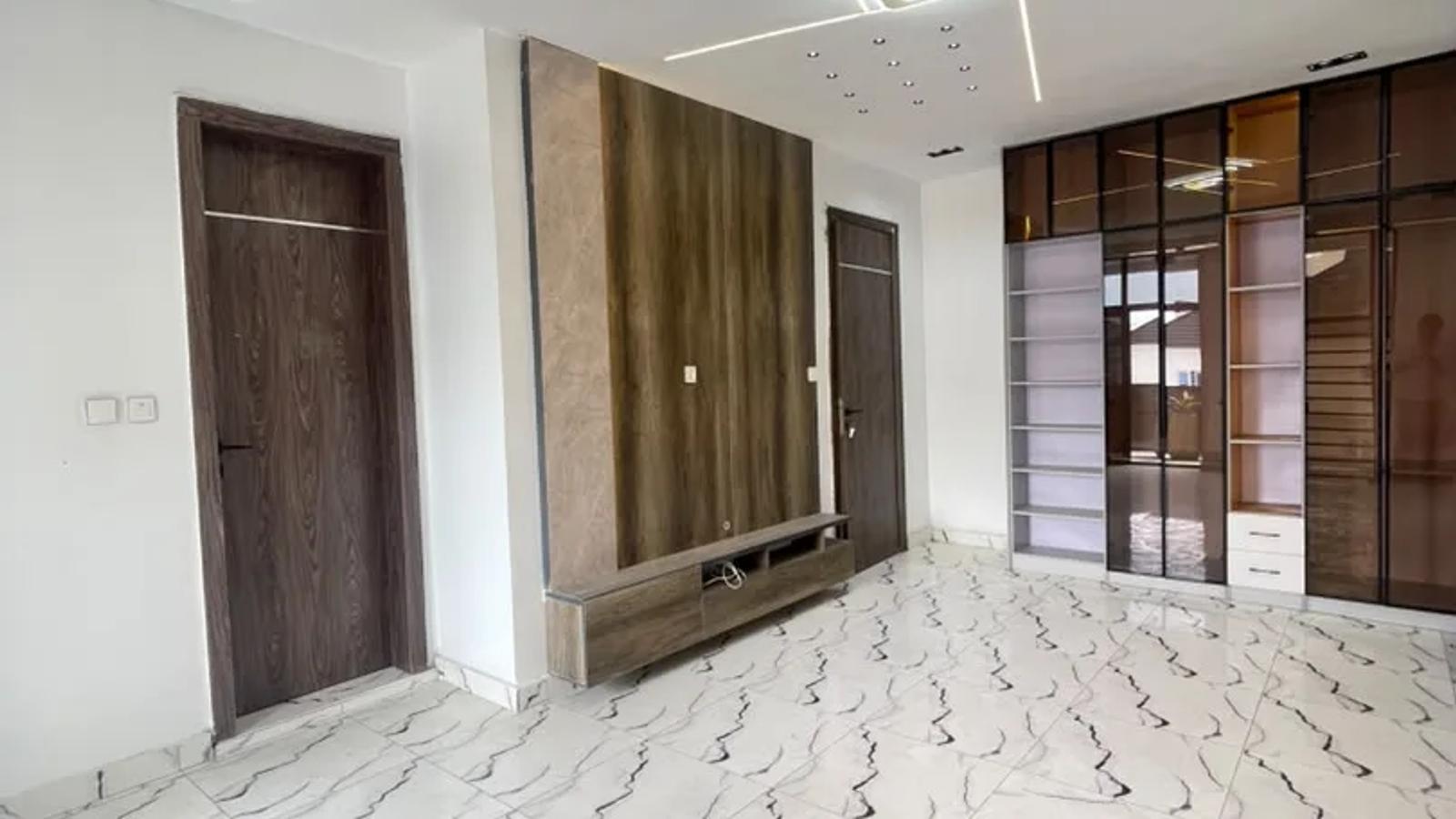 4 Bedroom Fully Detached Duplex