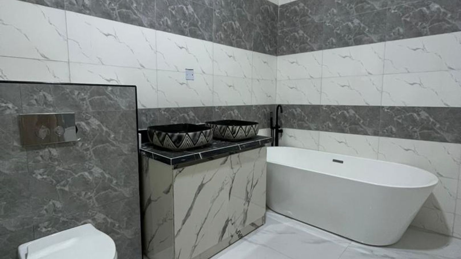 5 Bedroom Fully Detached Duplex