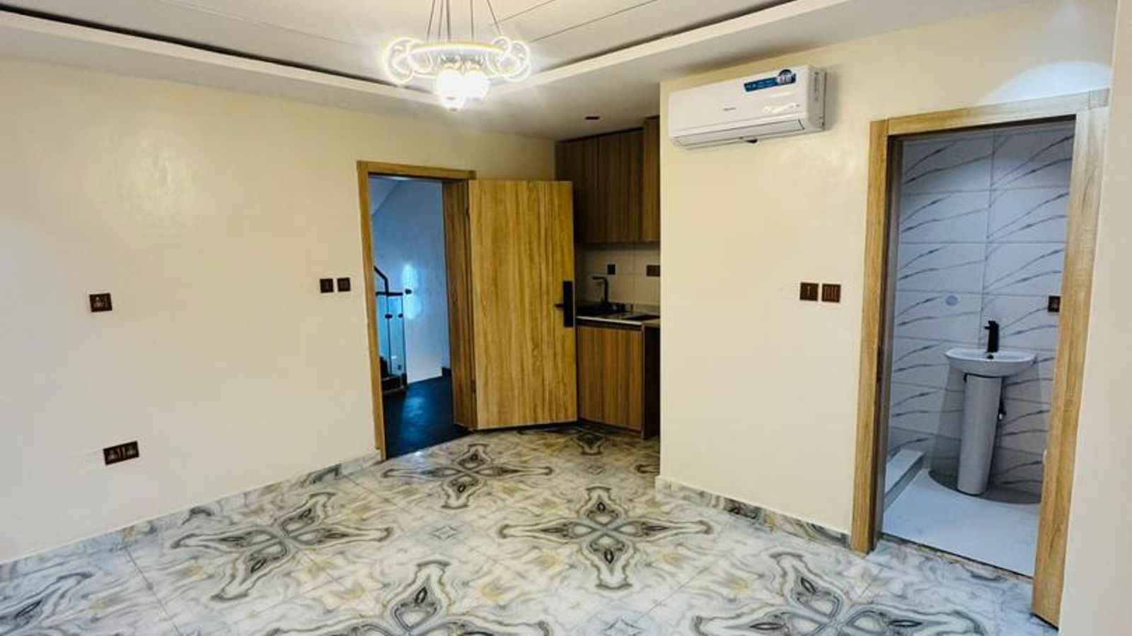 Studio Apartment
