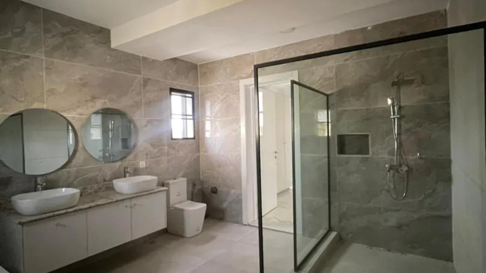 5 Bedroom Fully Detached Duplex