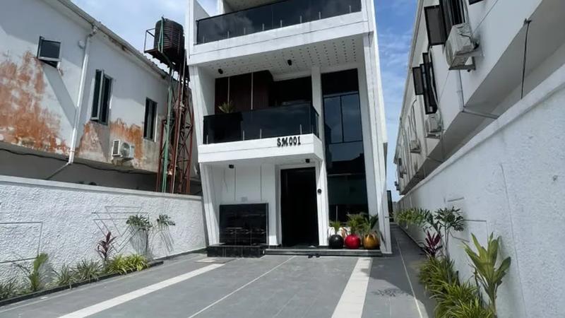 4 Bedroom Fully Detached Duplex