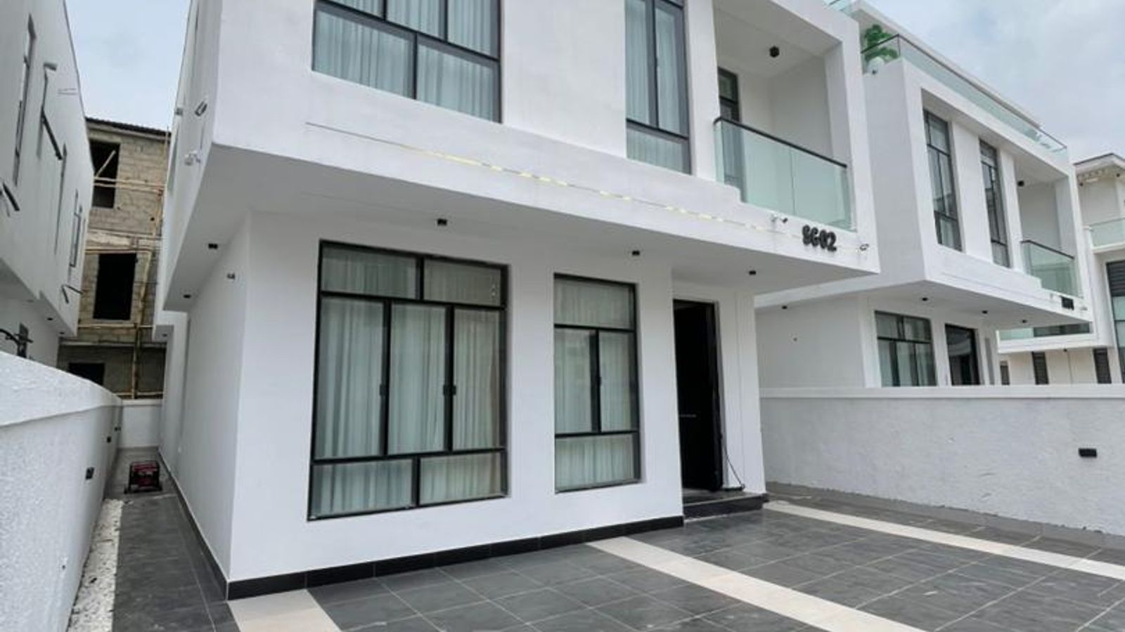 5 Bedroom Fully Detached Duplex