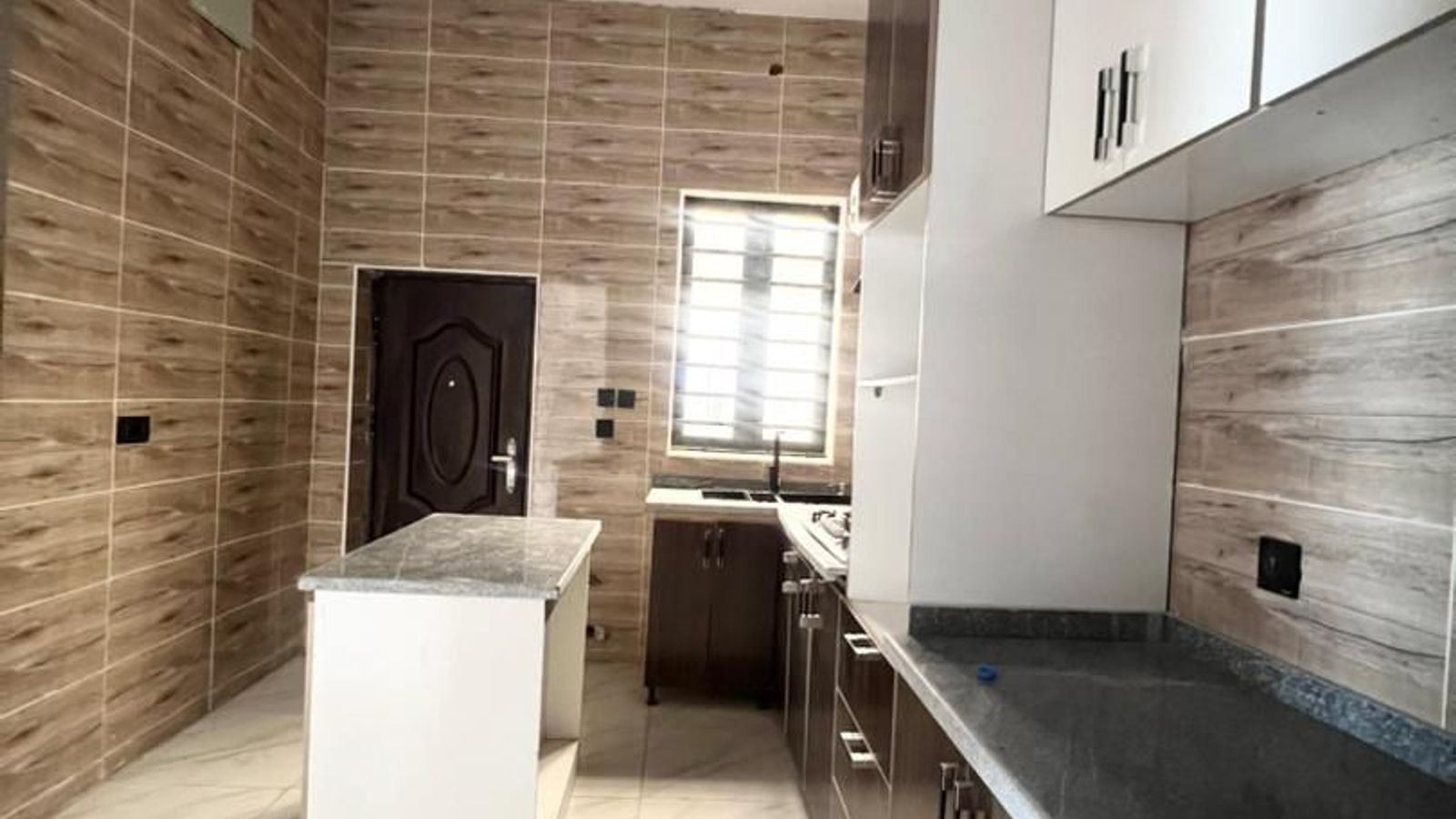 5 Bedroom Fully Detached Duplex