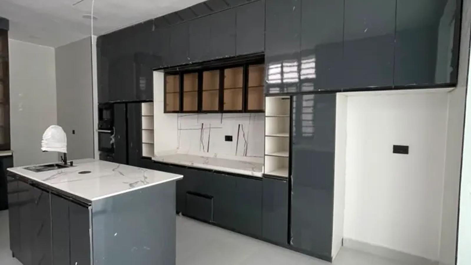5 Bedroom Fully Detached Duplex