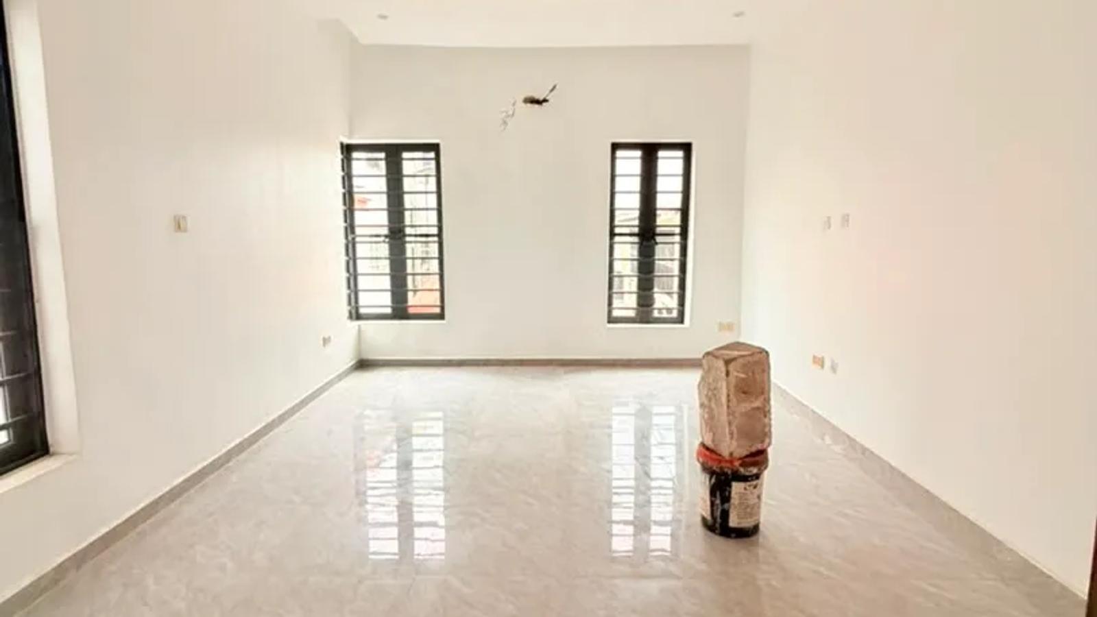 5 Bedroom Fully Detached Duplex