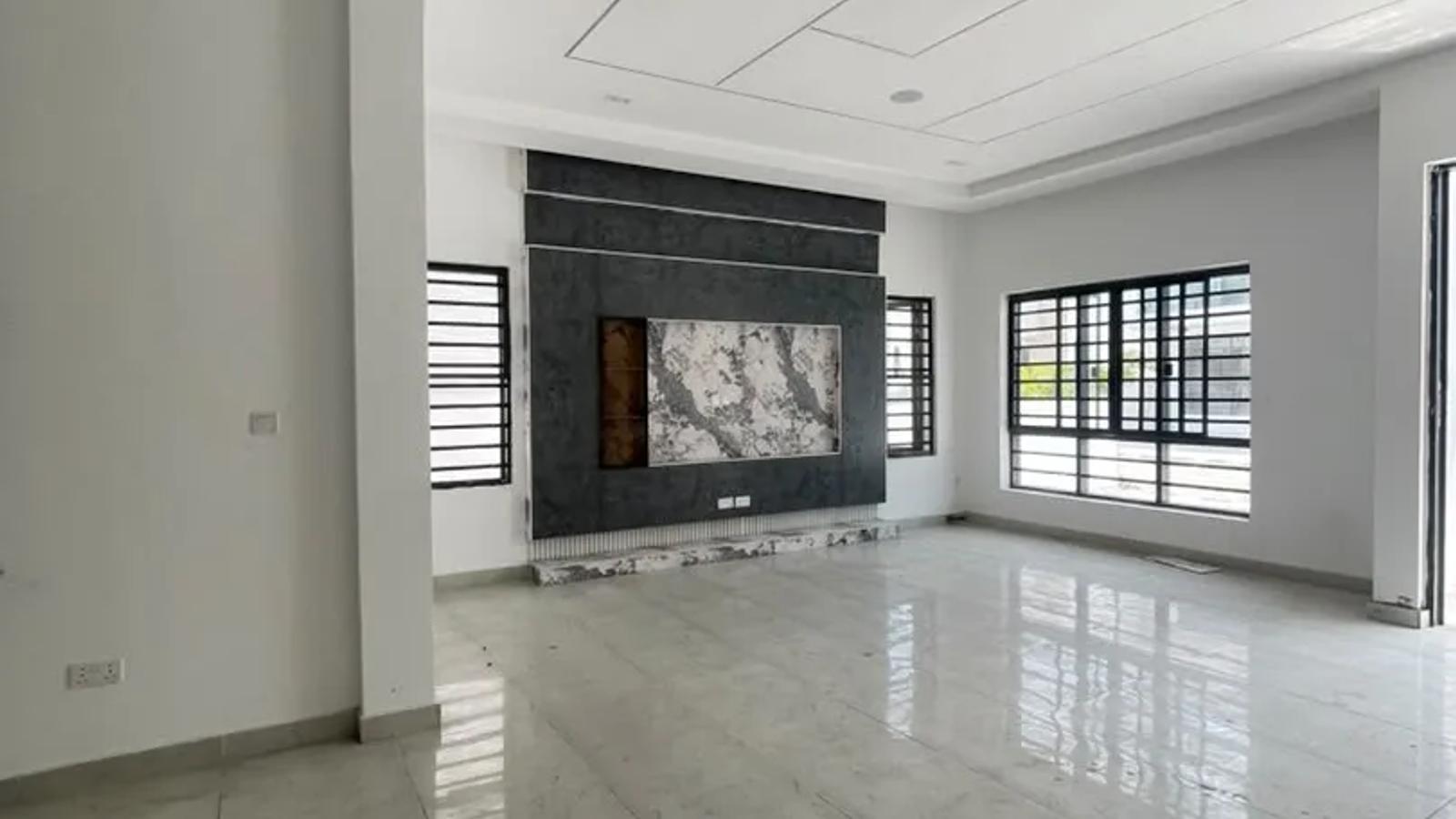 4 BEDROOM SEMI-DETACHED DUPLEX WITH BQ