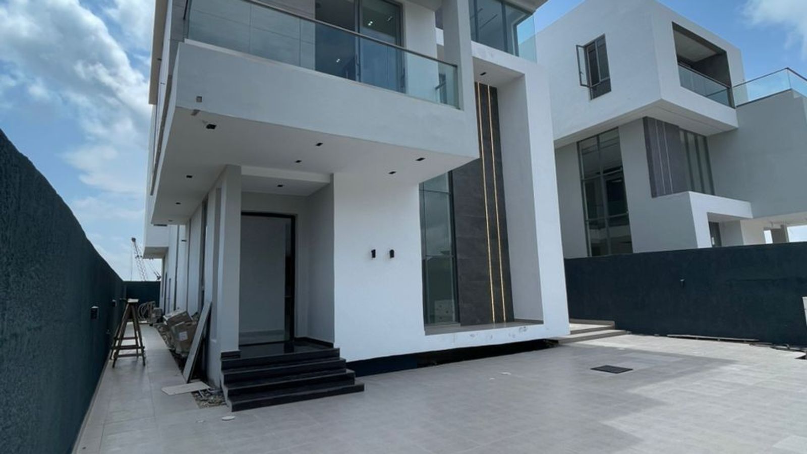 5 Bedroom Fully Detached Duplex