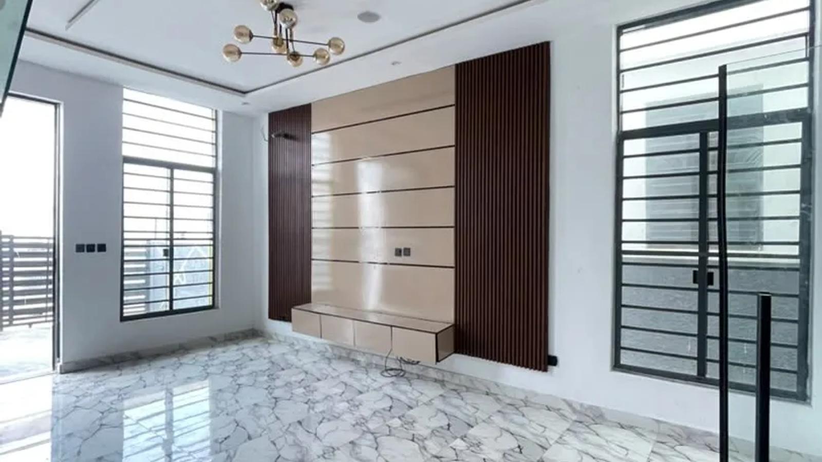 4 BEDROOM SEMI-DETACHED DUPLEX