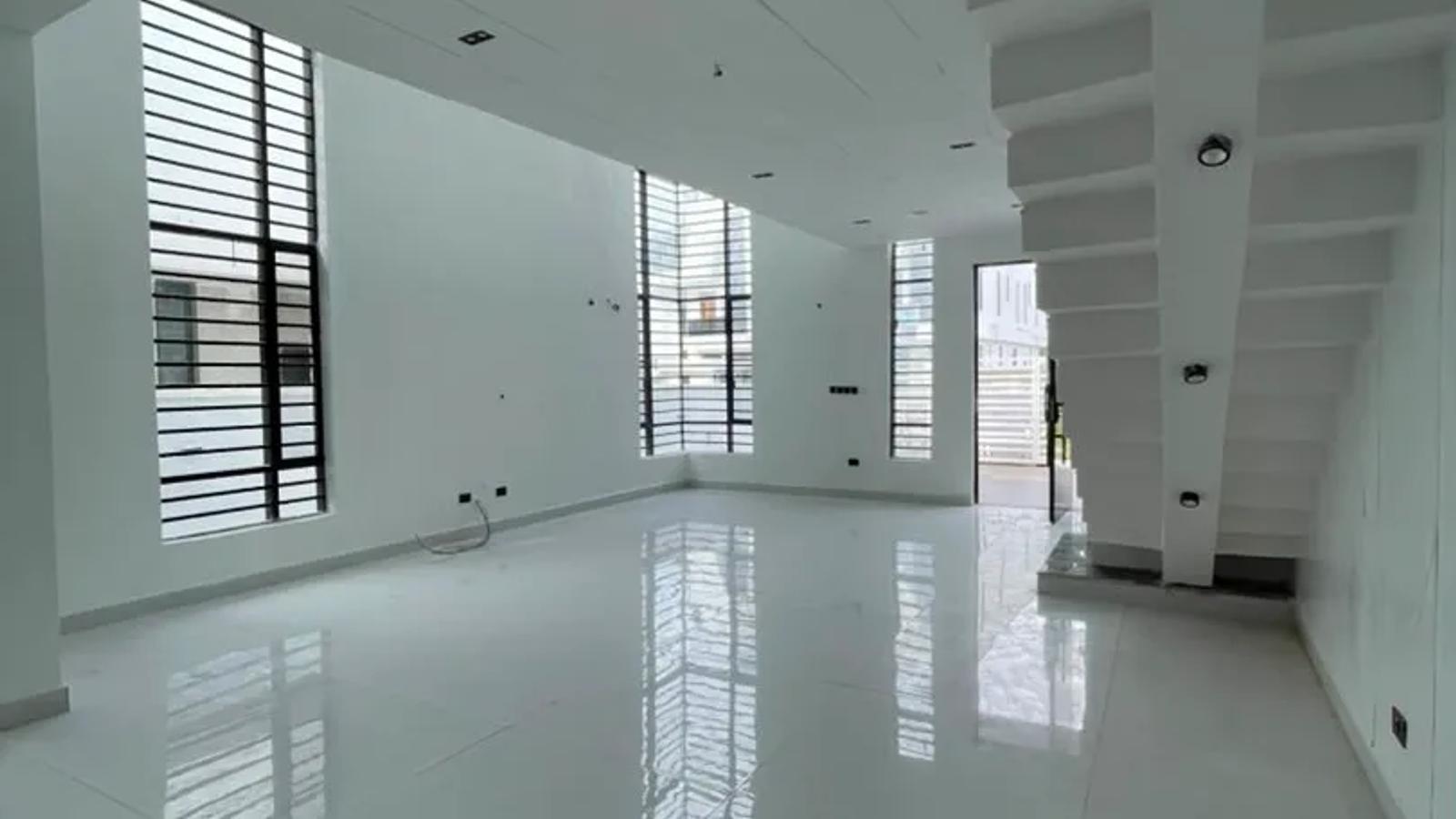 5 Bedroom Fully Detached Duplex