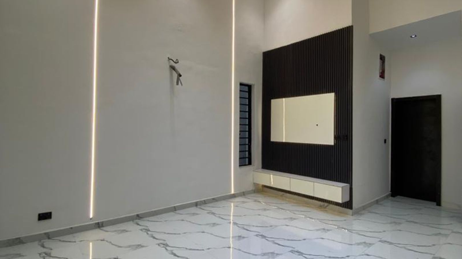 5 Bedroom Fully Detached Duplex