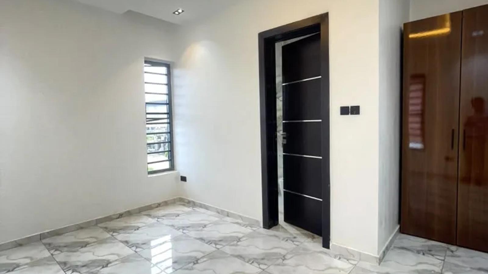 4 Bedroom Fully Detached Duplex