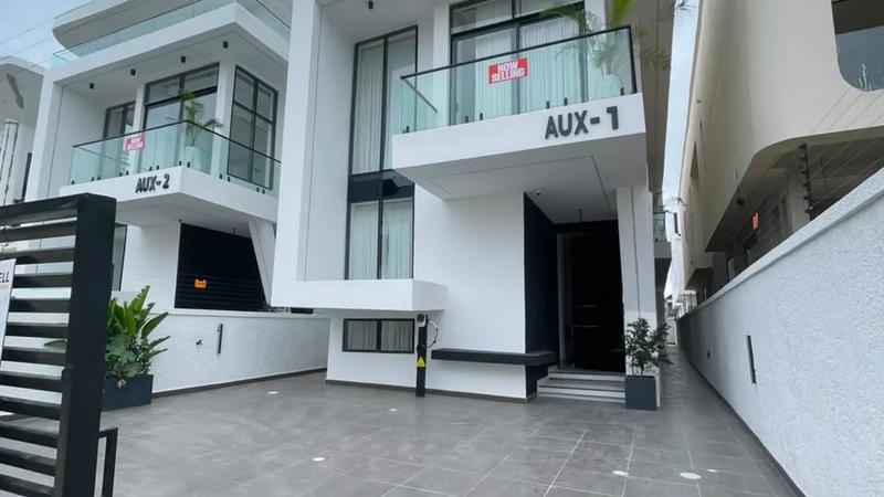 5 Bedroom Fully Detached Duplex