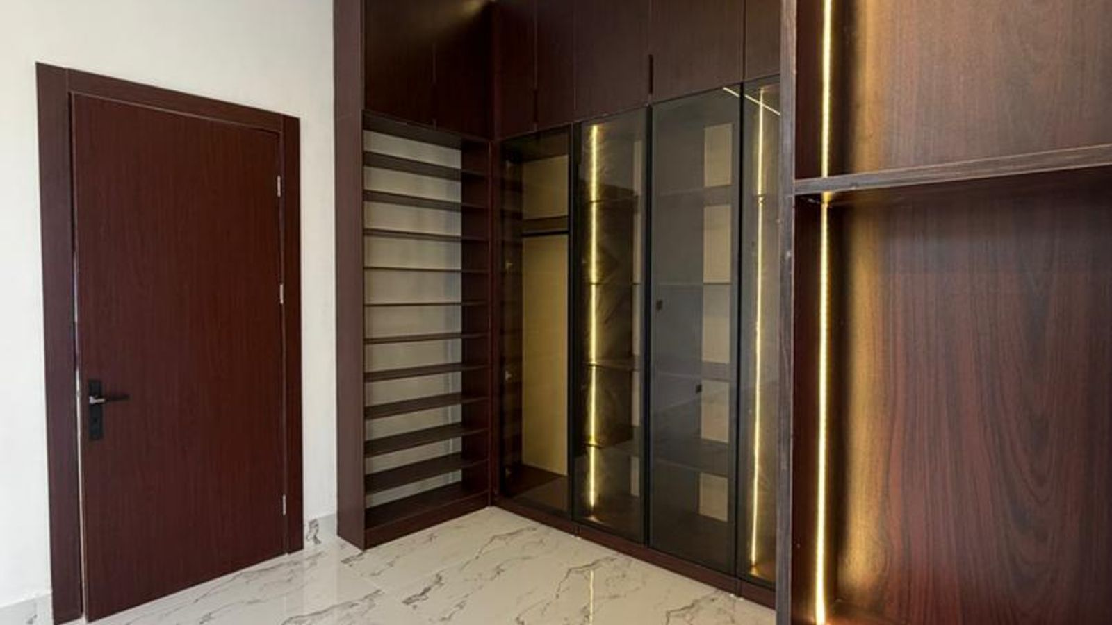 5 Bedroom Fully Detached Duplex