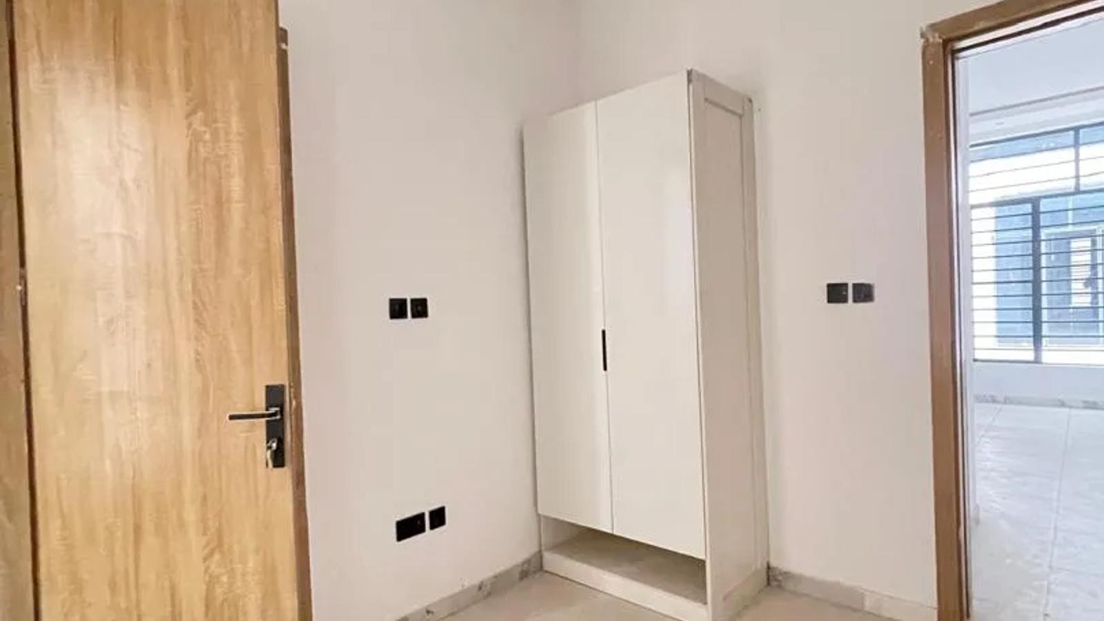 5 Bedroom Semi Detached Duplex