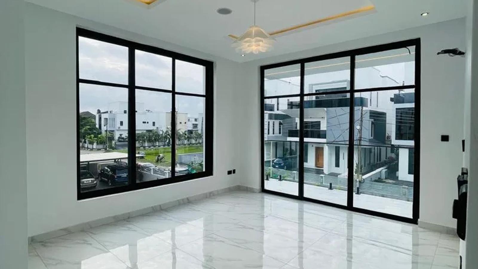 5 Bedroom Fully Detached Duplex