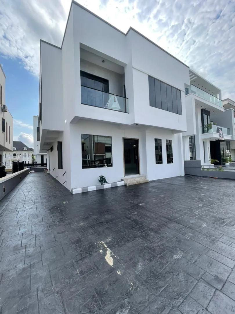 5 Bedroom Fully Detached Duplex