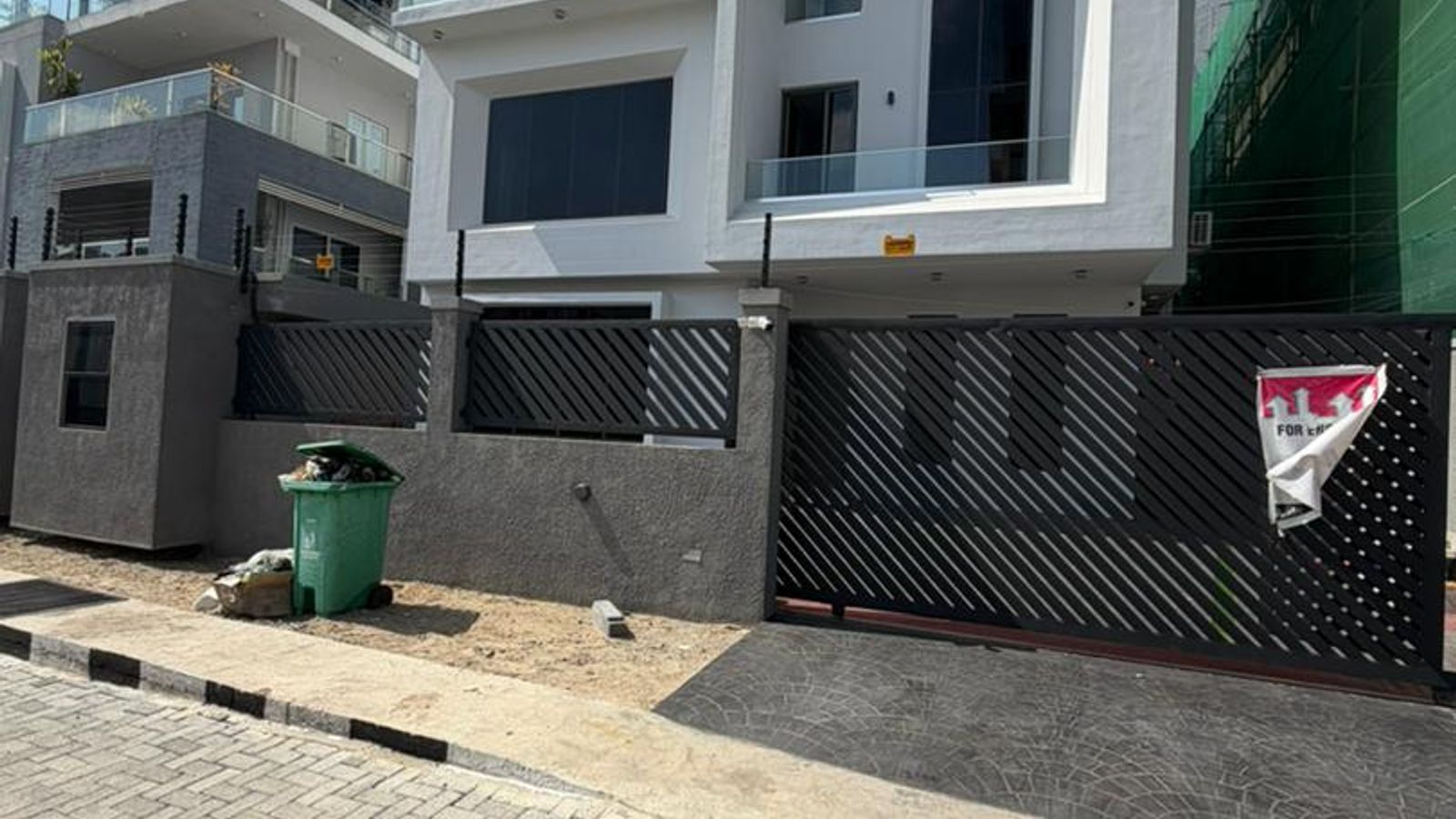 5 Bedroom Fully Detached Duplex