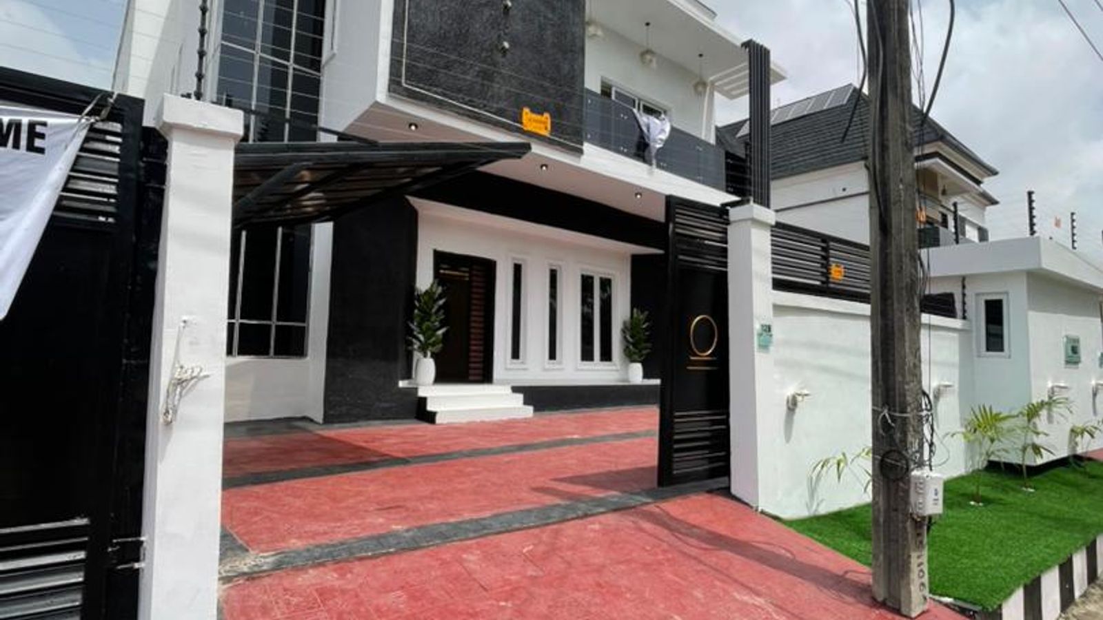 5 Bedroom Fully Detached Duplex