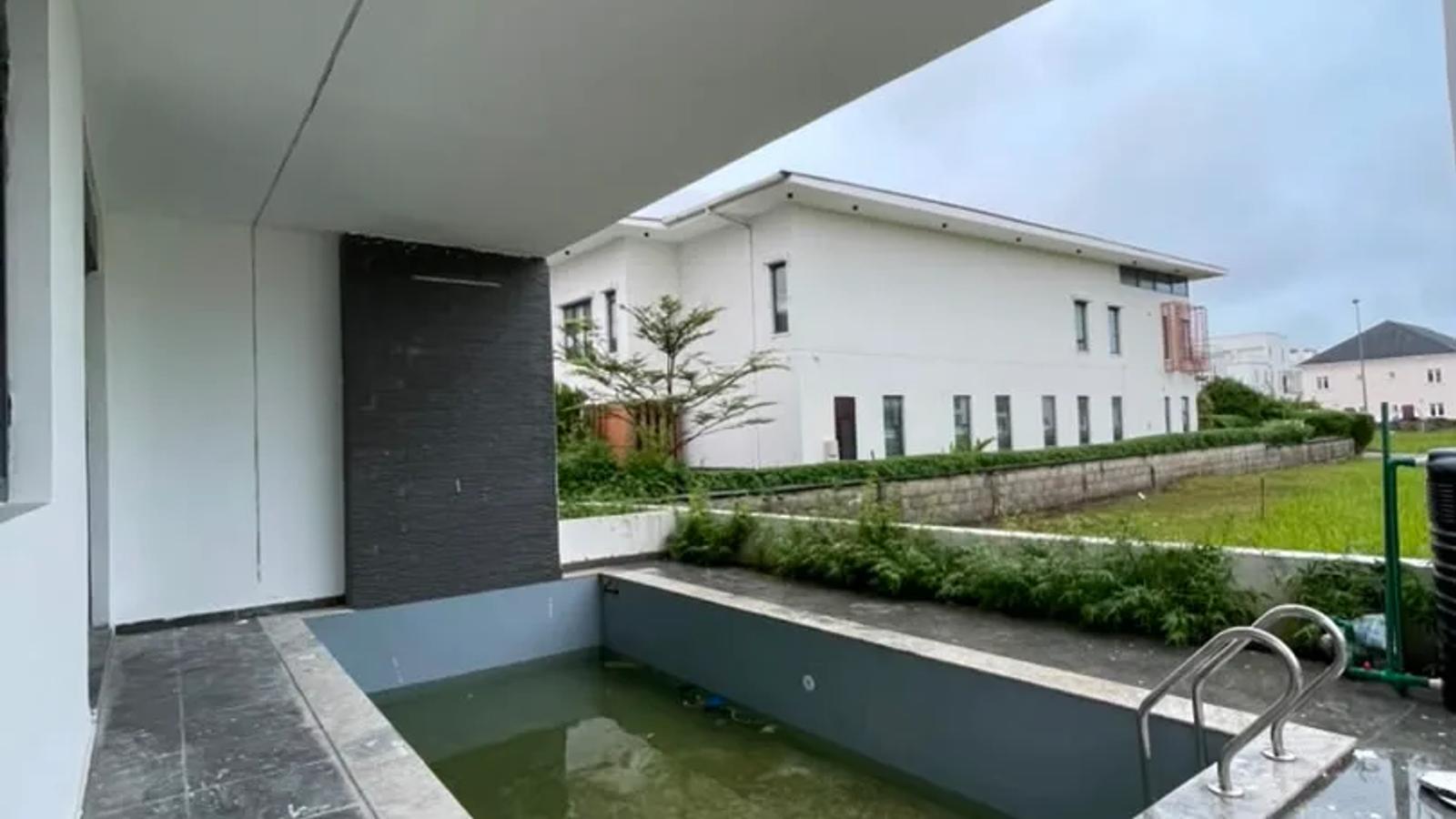 5 Bedroom Semi Detached Duplex Duplex