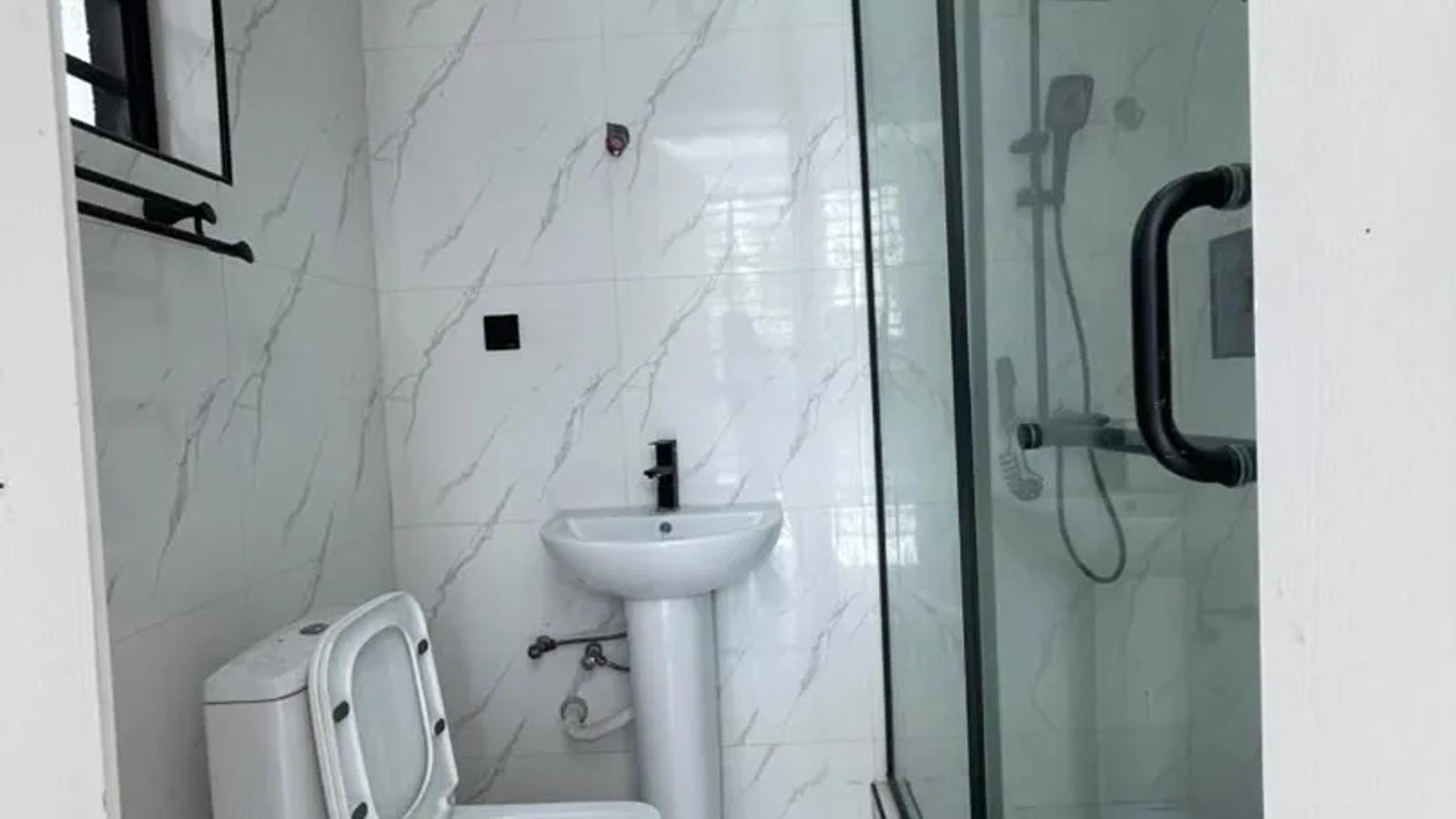 5 Bedroom Fully Detached Duplex