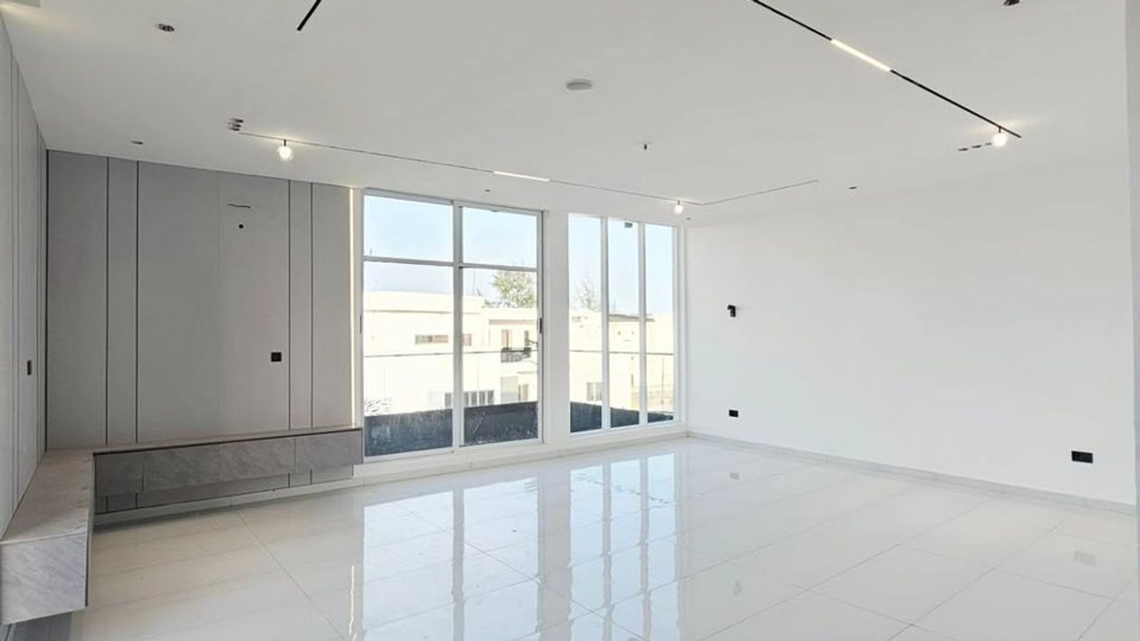 5 Bedroom Fully Detached Duplex