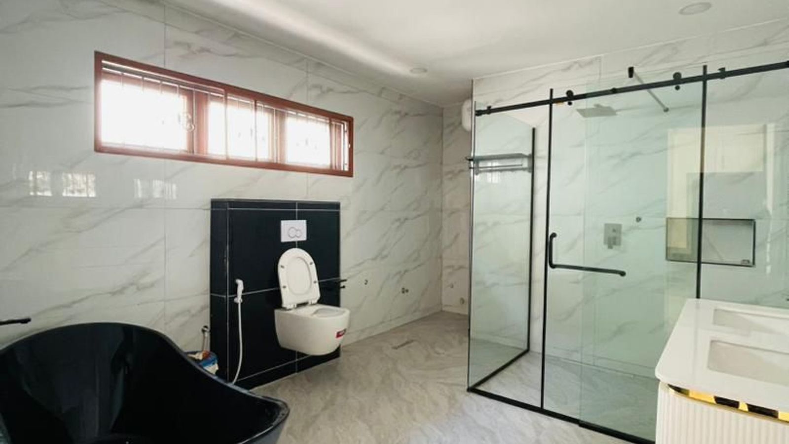 5 Bedroom Fully Detached Duplex