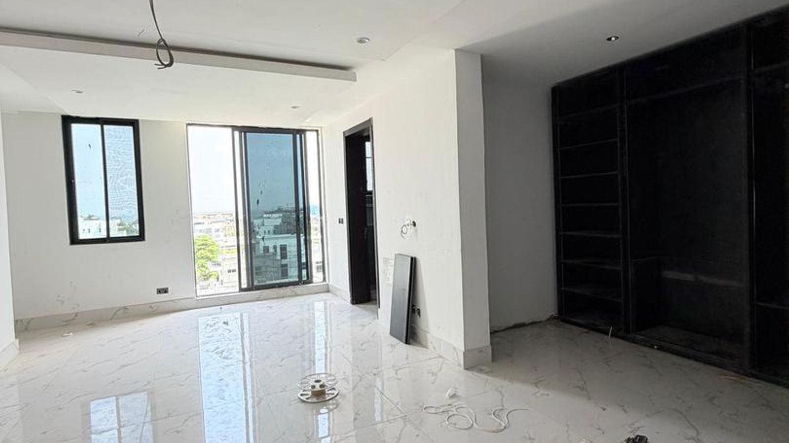 4 Bedroom Maisonette