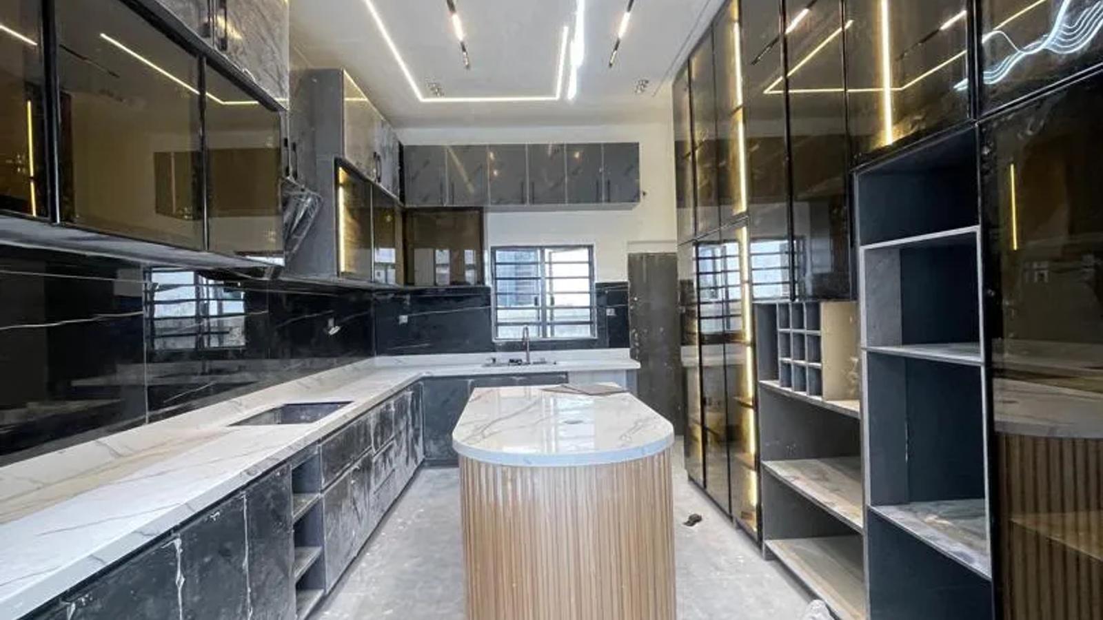 5 Bedroom Fully Detached Duplex