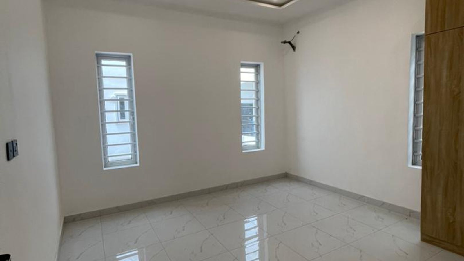 5 Bedroom Fully Detached Duplex