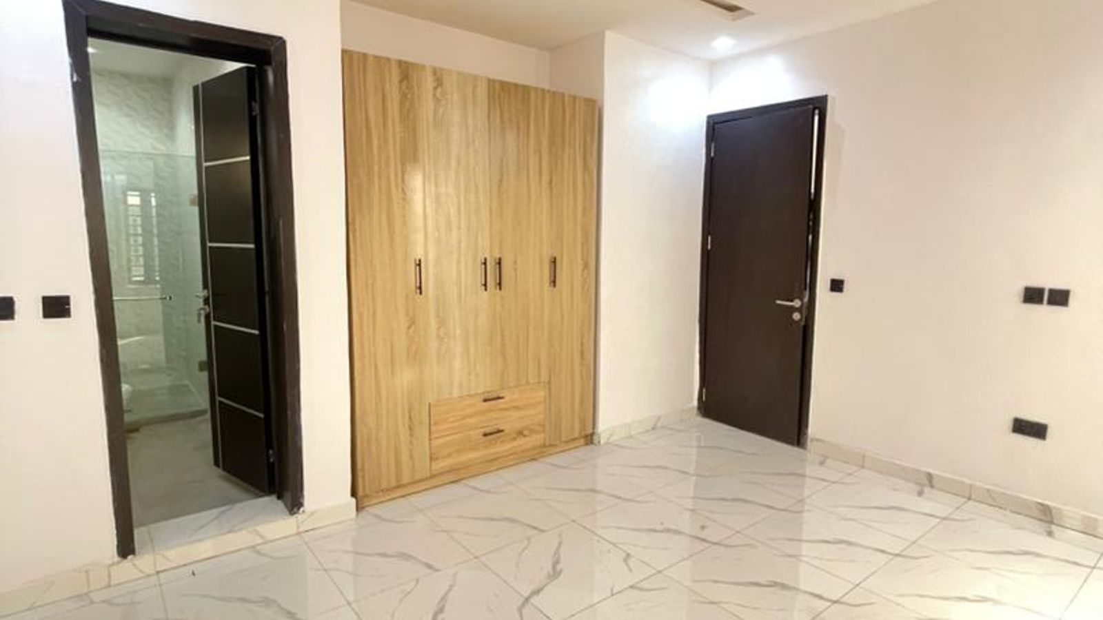 4 Bedroom Fully Detached Duplex