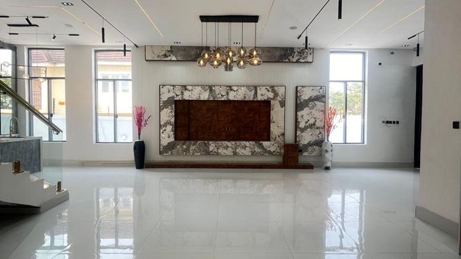 5 Bedroom Fully Detached Duplex