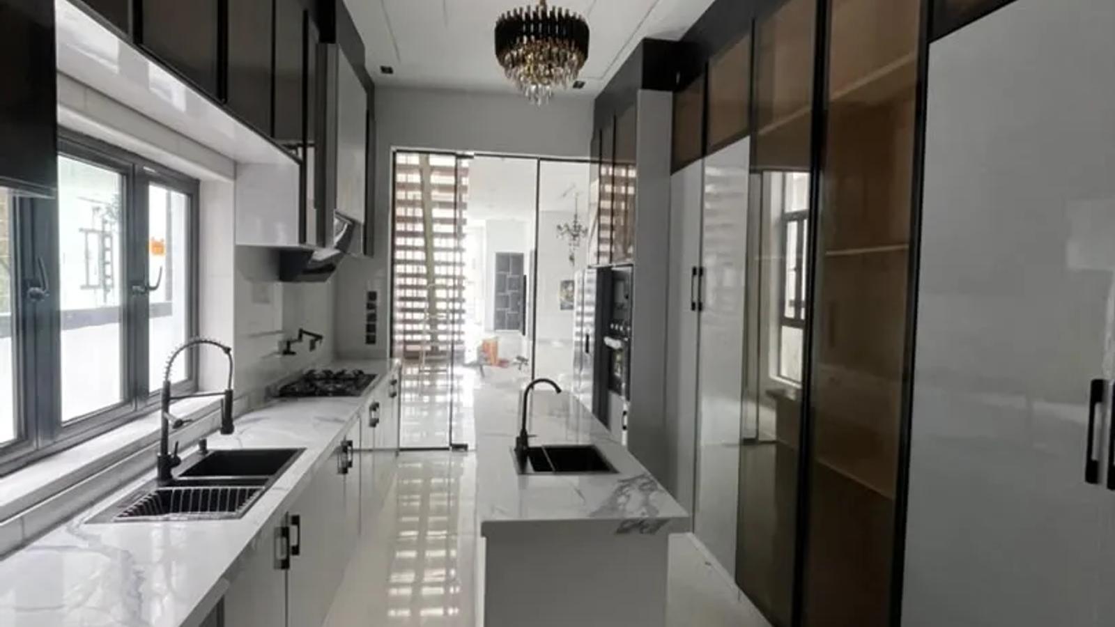 5 Bedroom Fully Detached Duplex