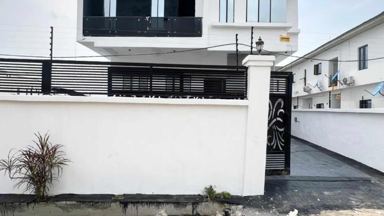5 Bedroom Fully Detached Duplex