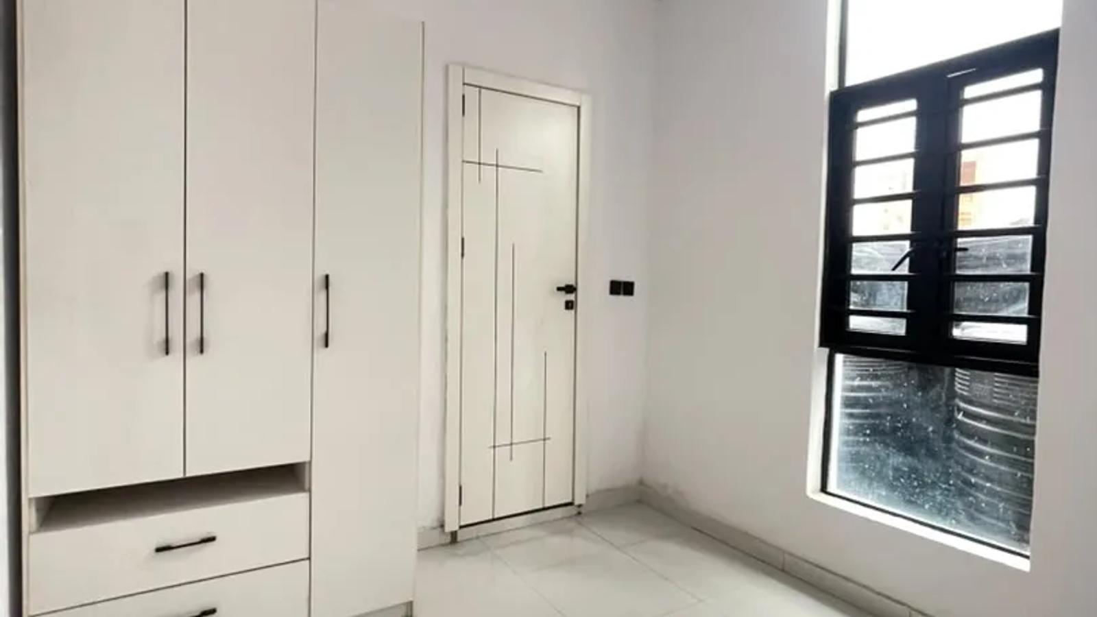 4 BEDROOM SEMI-DETACHED DUPLEX WITH BQ