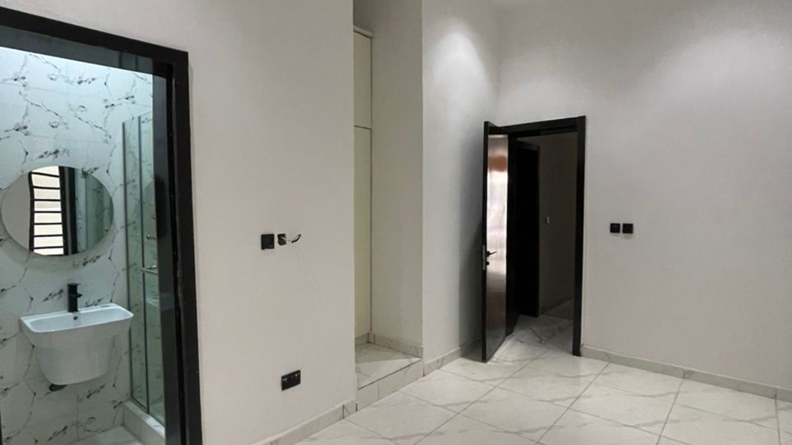 5 Bedroom Fully Detached Duplex