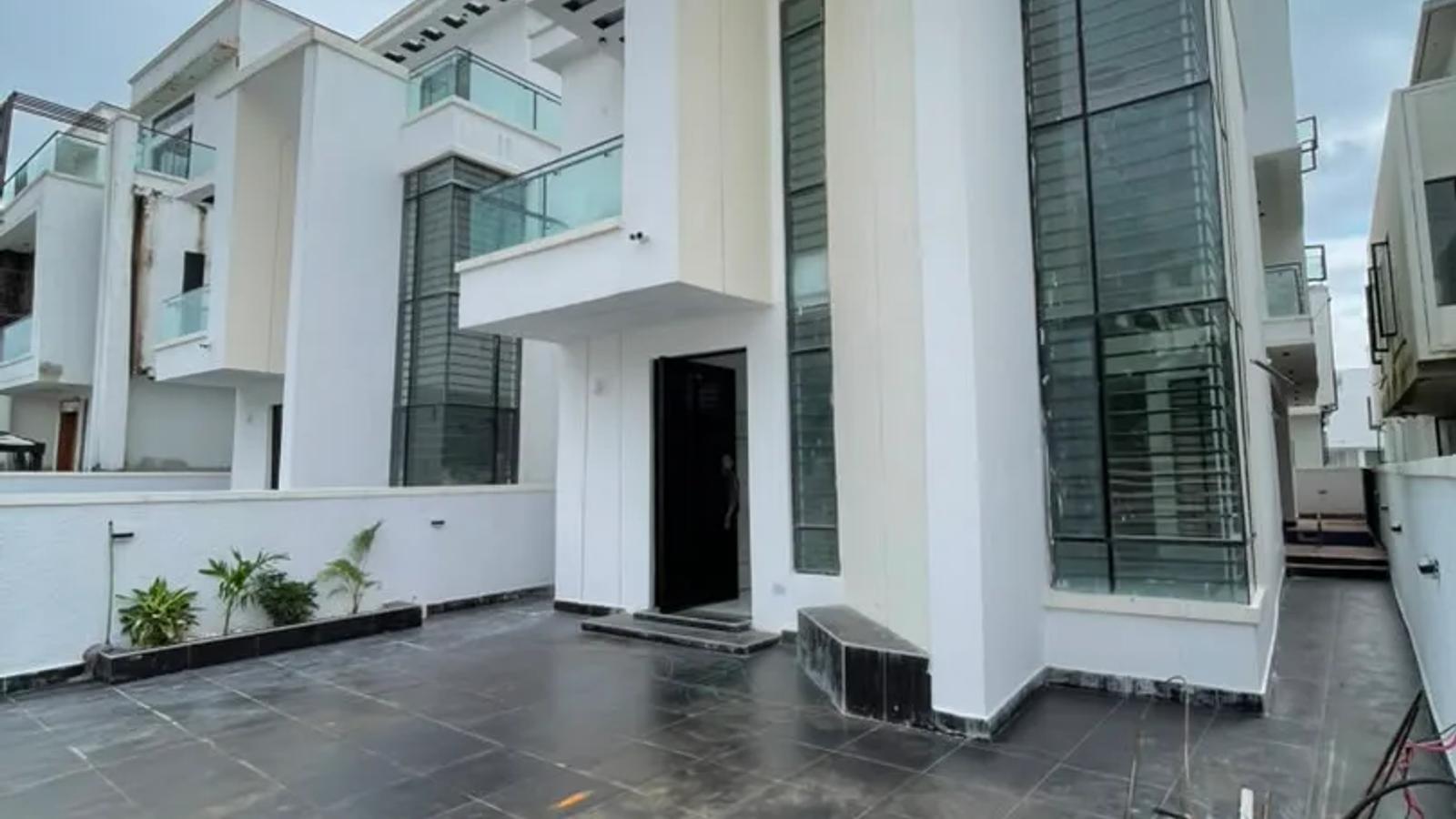 5 Bedroom Fully Detached Duplex