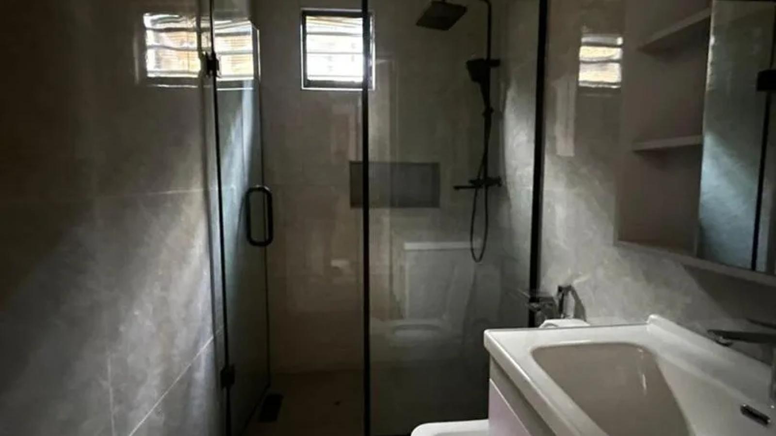 5 Bedroom Fully Detached Duplex