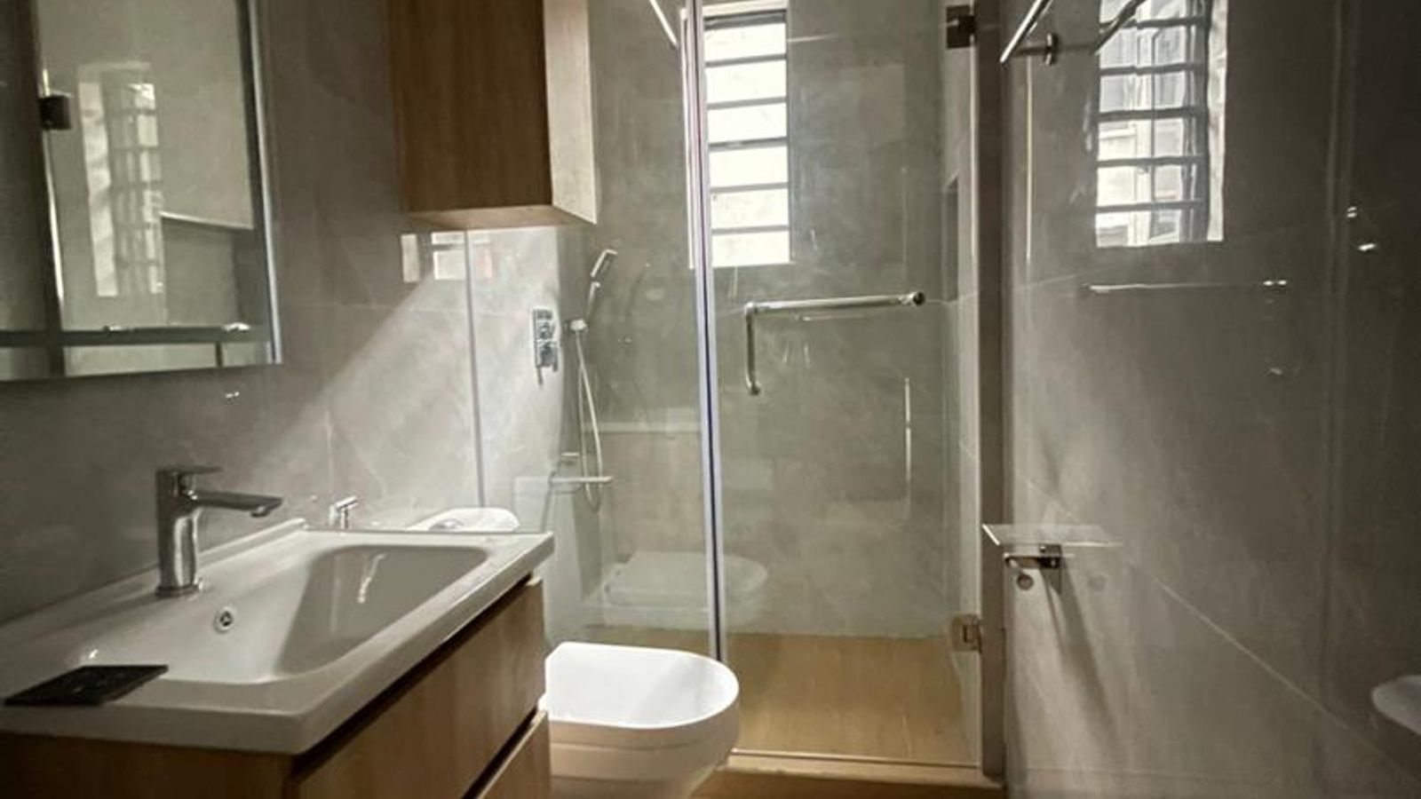 5 Bedroom Fully Detached Duplex