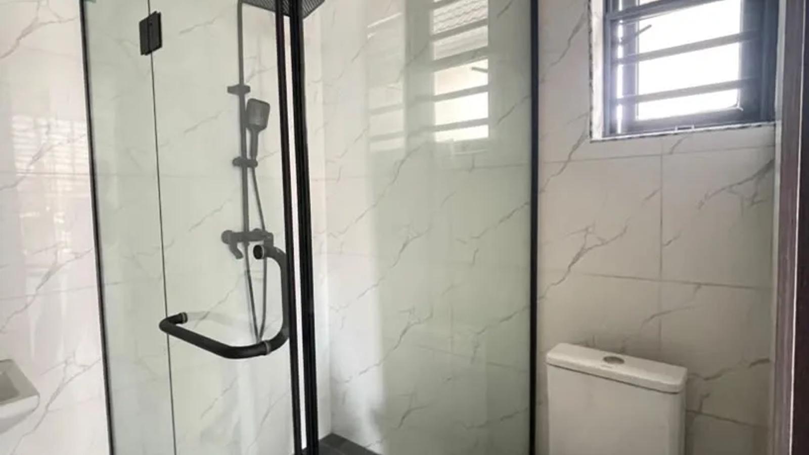 5 Bedroom Fully Detached Duplex