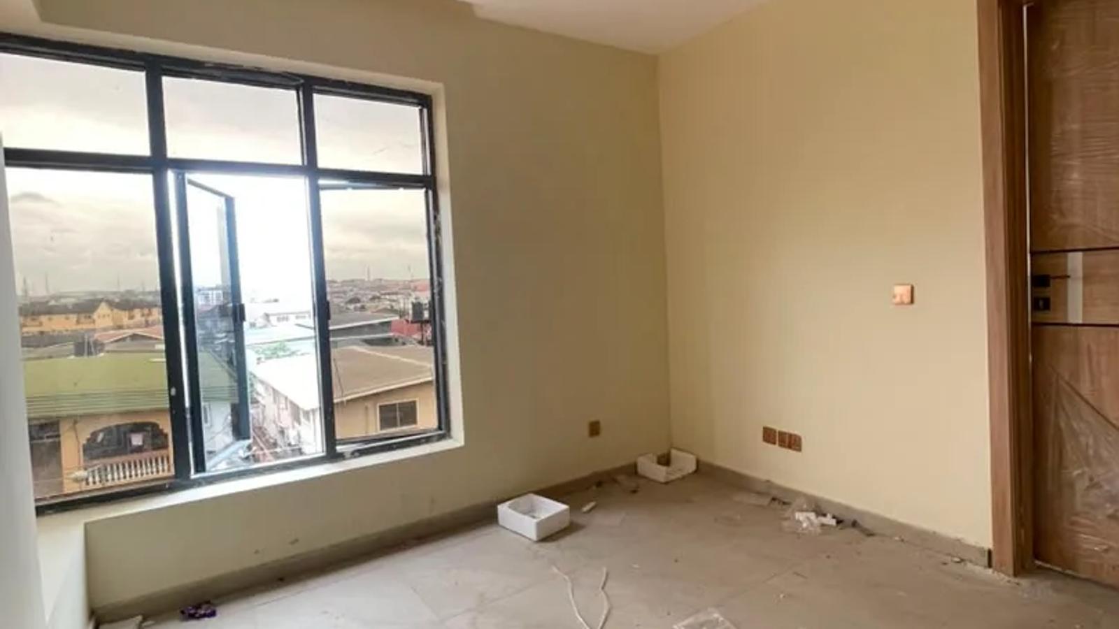 4 BEDROOM TERRACE WITH BQ