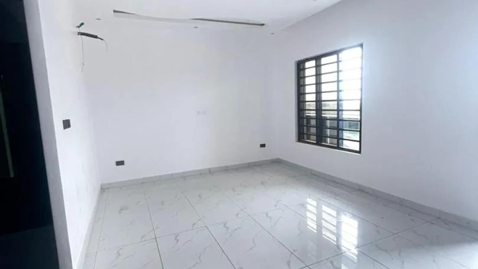5 Bedroom Fully Detached Duplex