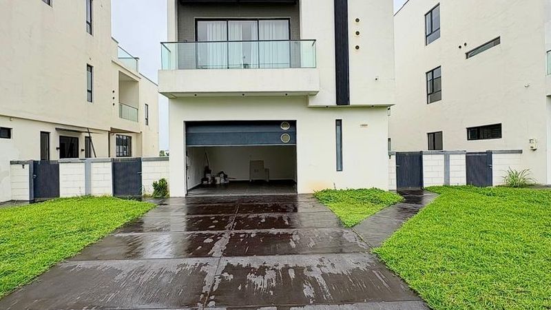 5 Bedroom Fully Detached Duplex