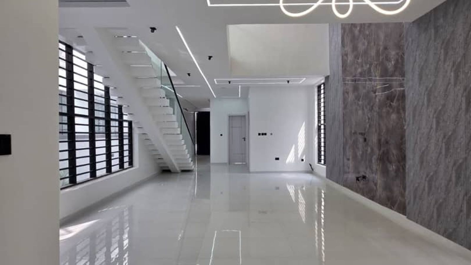 5 Bedroom Fully Detached Duplex