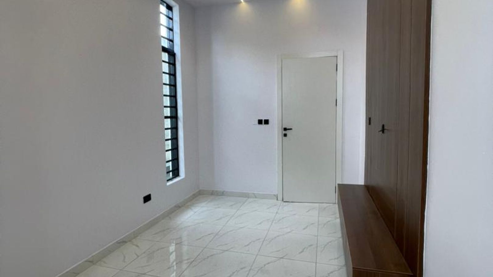 5 Bedroom Fully Detached Duplex