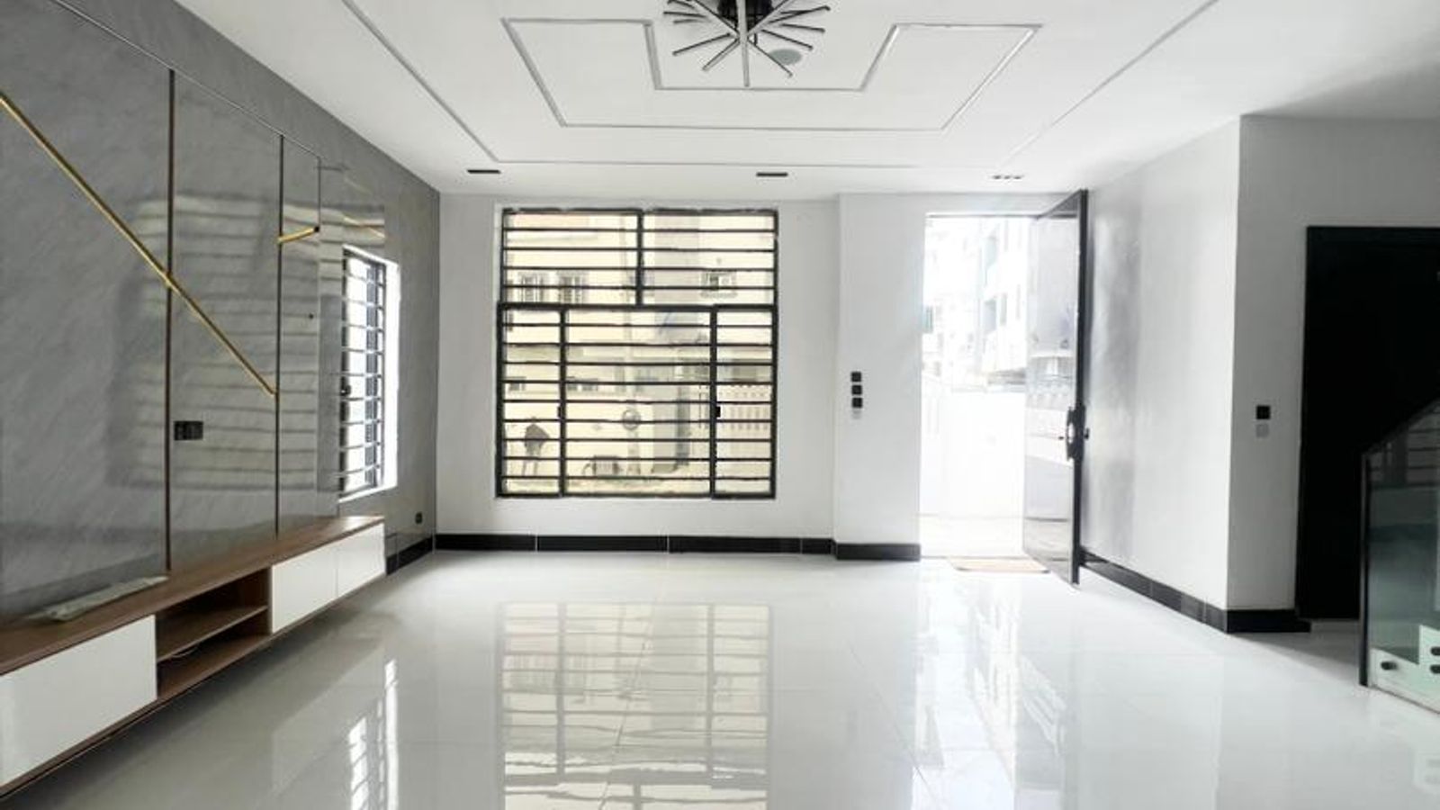 5 Bedroom Fully Detached Duplex