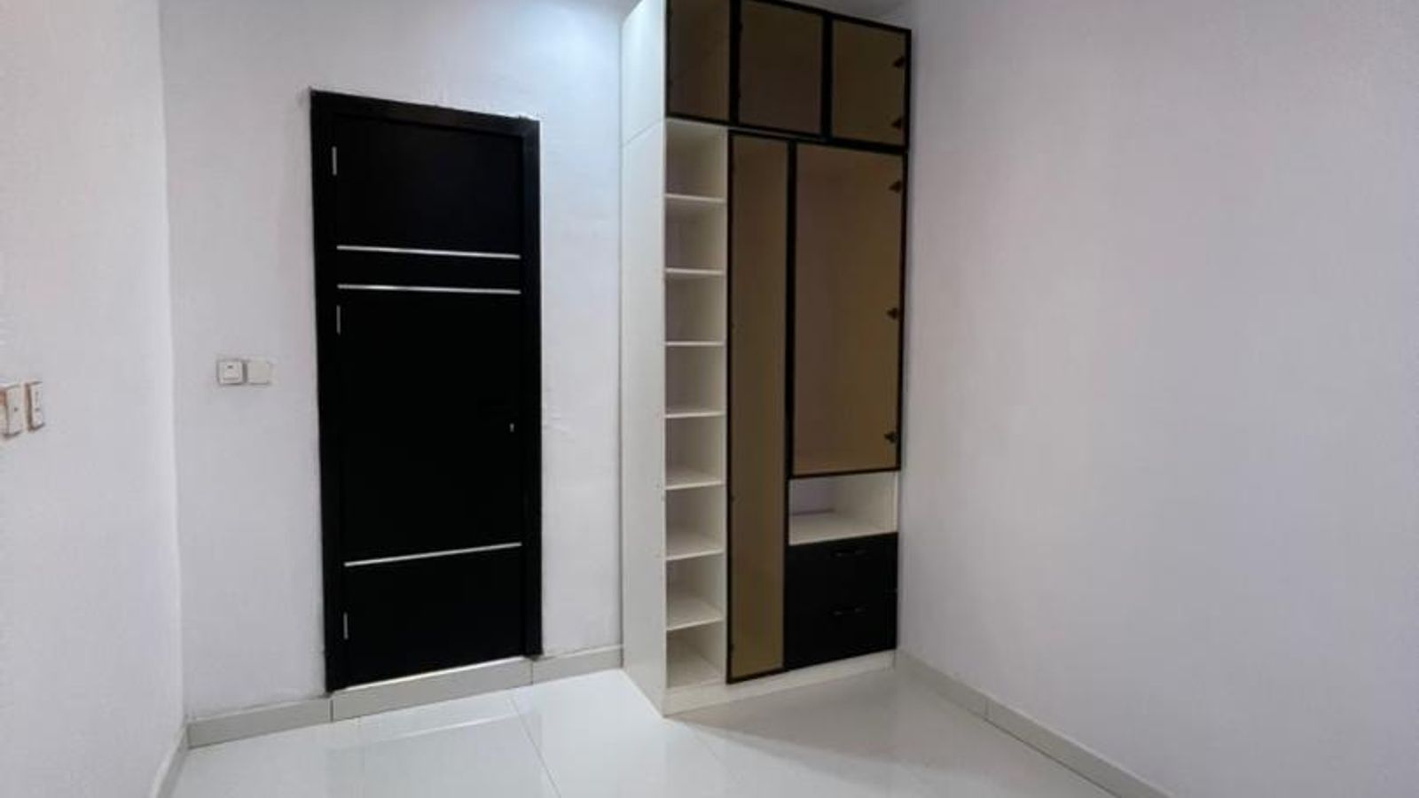 4 Bedroom Fully Detached Duplex